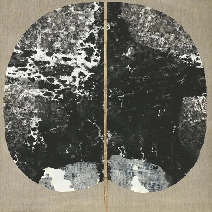 王天德《中国扇》，纸本水墨、竹，200 x 200cm，1996年